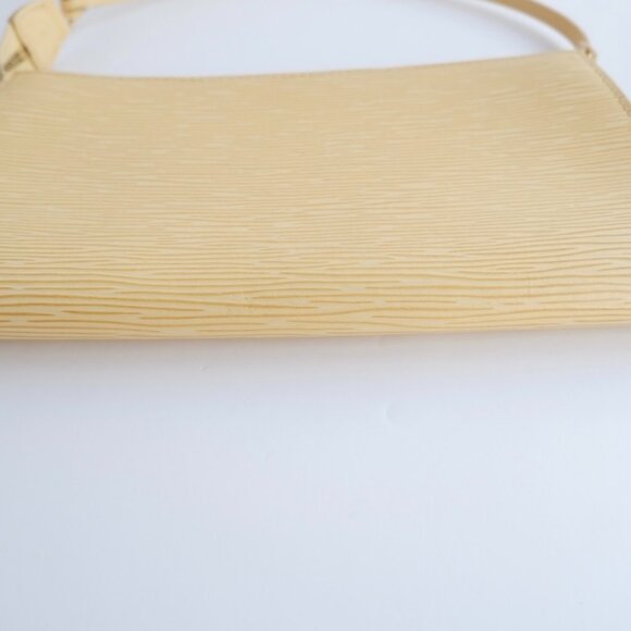 Authentic Preowned Louis Vuitton Beige Epi Leather Pochette Shoulder Bag - Picture 7 of 14
